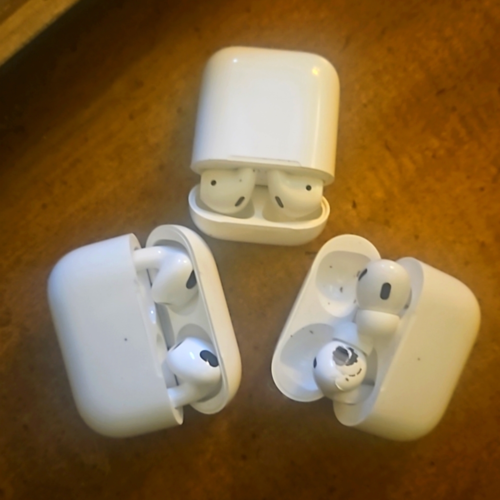 Airpods ...3 sets